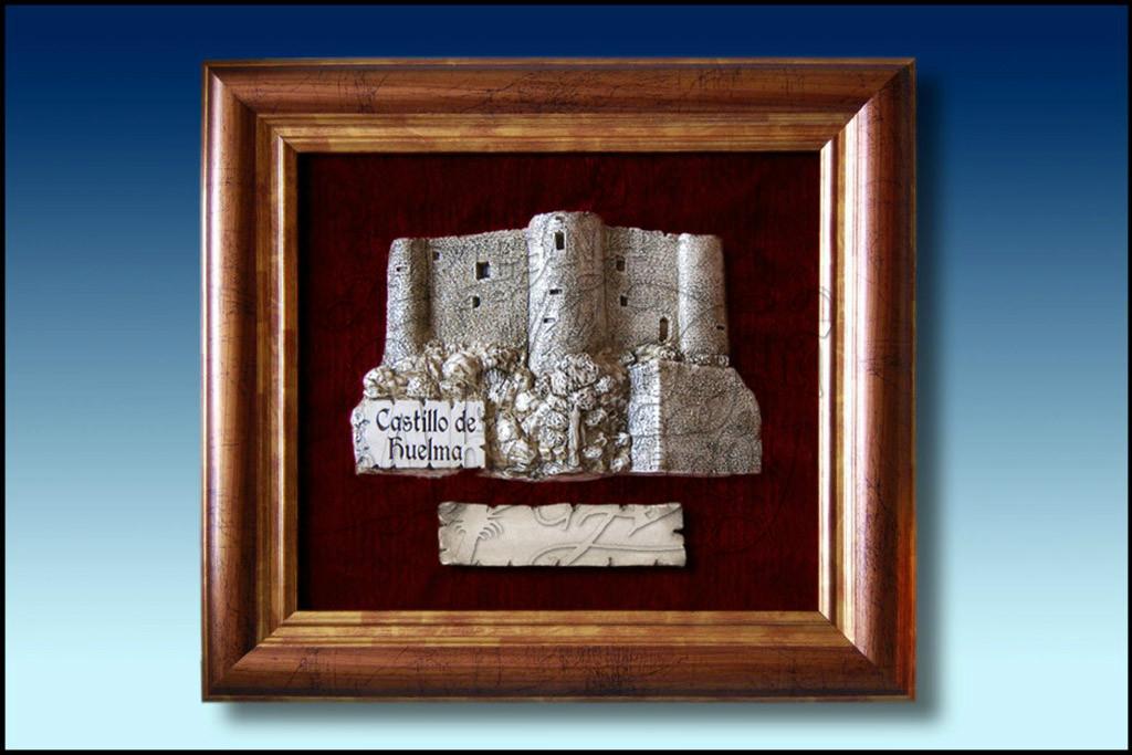 REPRODUCCION CASTILLO DE HUELMA EN BAJORRELIEVE