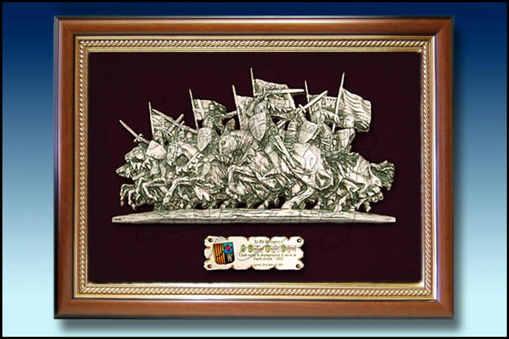 GALOPADA CRISTIANA EN BAJORRELIEVE ENMARCADA EN MARFIL